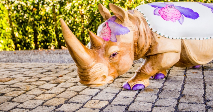 Close up Rhino paars/rose - Teak hout - lederen zitting - Exotische design stoel - Angels Objects design